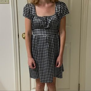 🌷3 for$25🌷Millenium, US M, Black & White Houndstooth Print Fit & Flare Dress